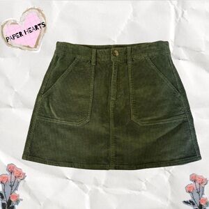 Vintage Moss Green corduroy Y2K mini skirt with pockets 💚